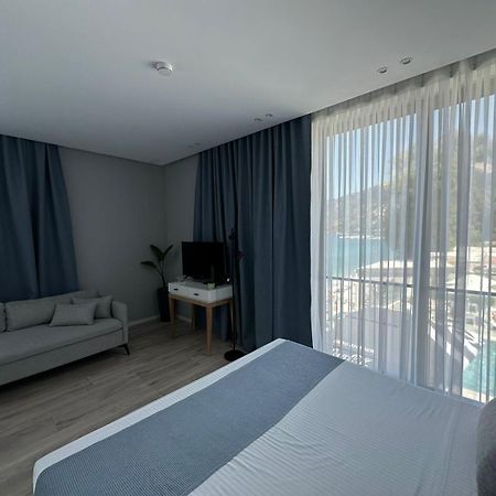 Dukes Albania Hotell Radhimë Eksteriør bilde